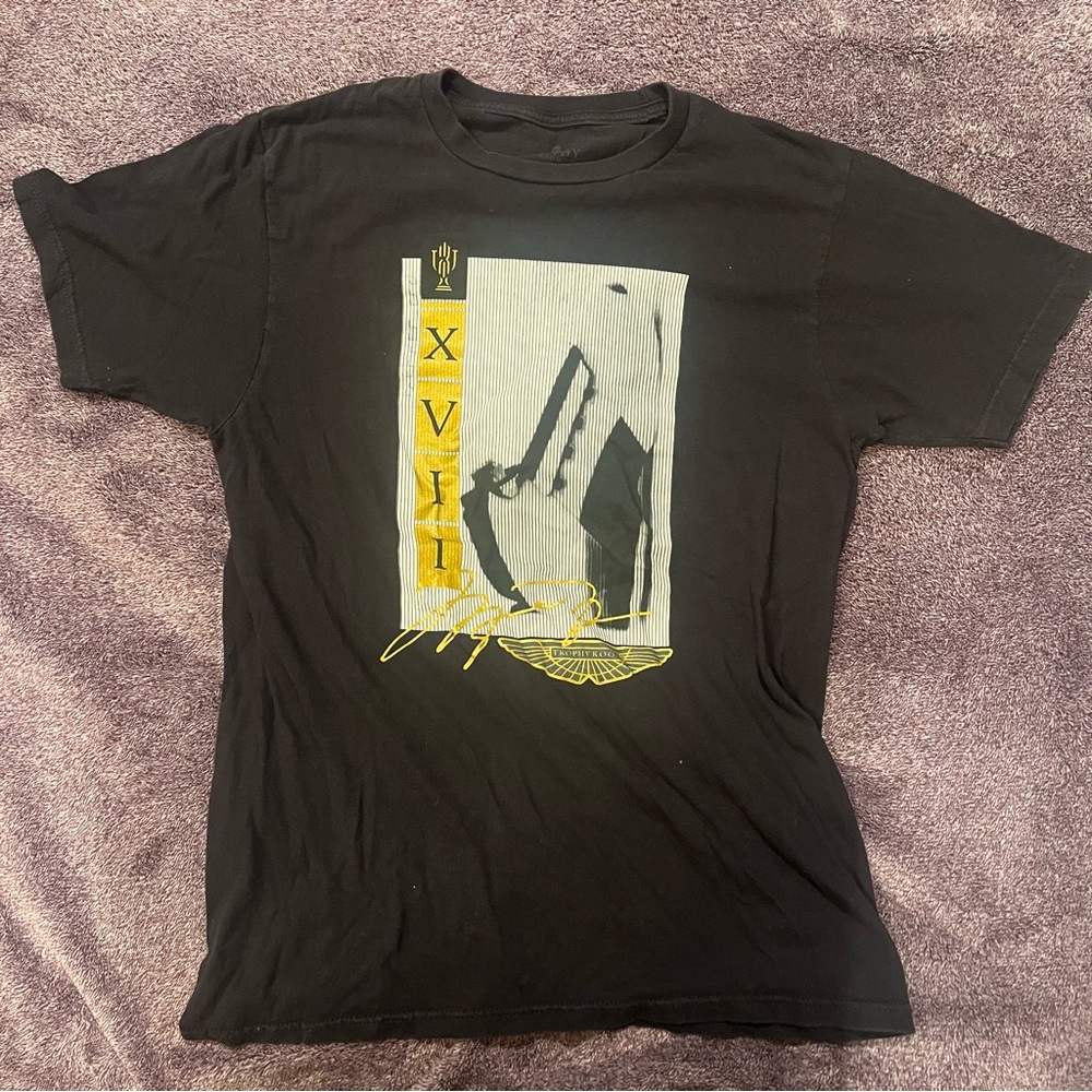 Jordan 17 trophy room shirt size medium black